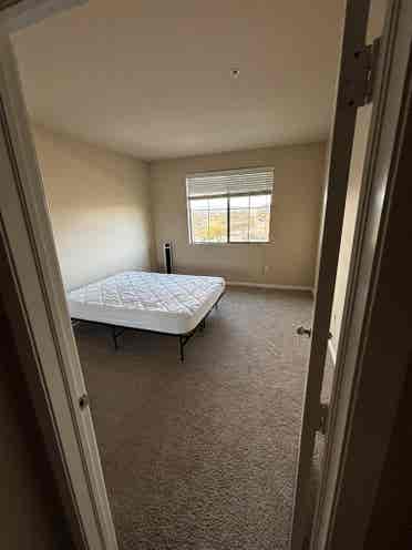 TSMC (台積電) roommate needed