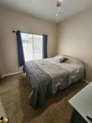 Nice room in Orangecrest Riverside
