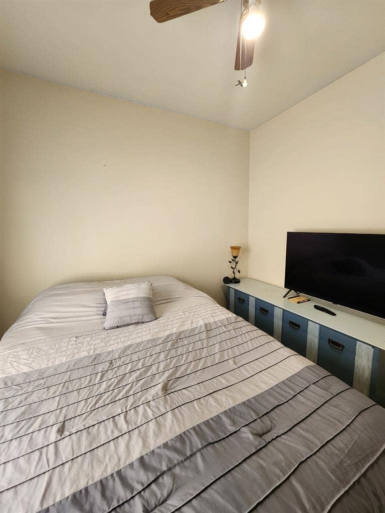 Nice room in Orangecrest Riverside