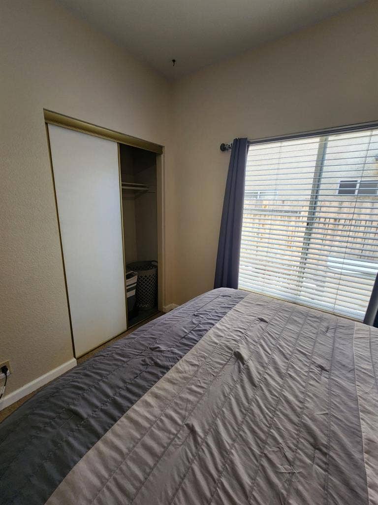 Nice room in Orangecrest Riverside