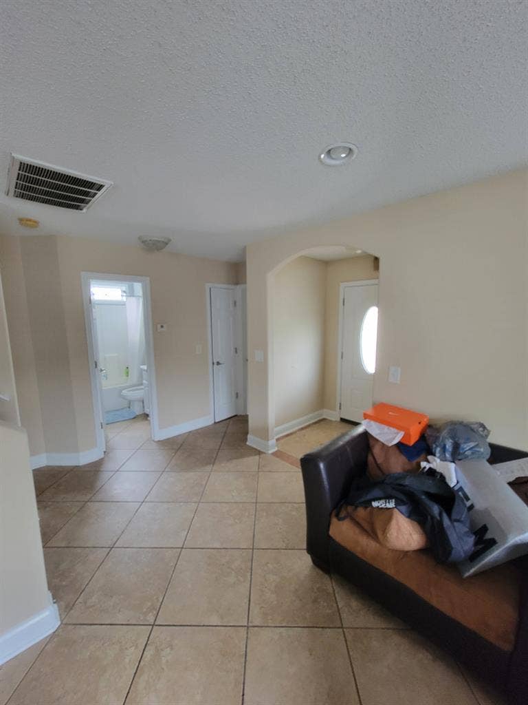2 rooms available!