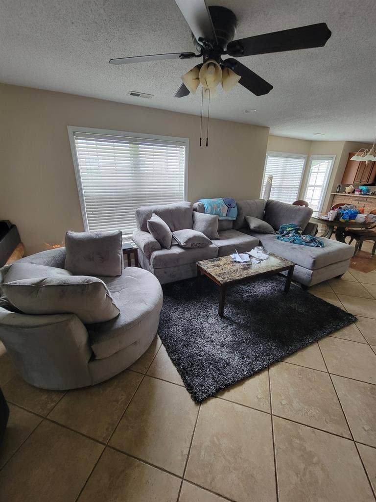 2 rooms available!