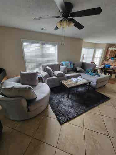 2 rooms available!