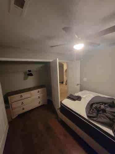 2 rooms available!