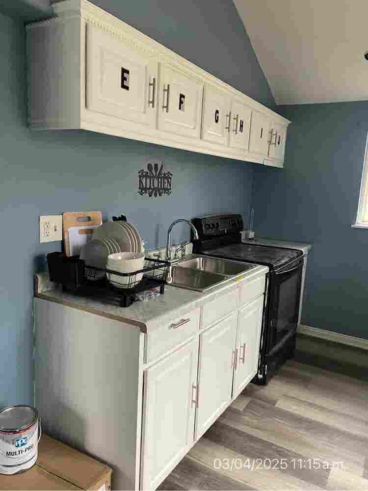 Fully furnished room with Queen bed