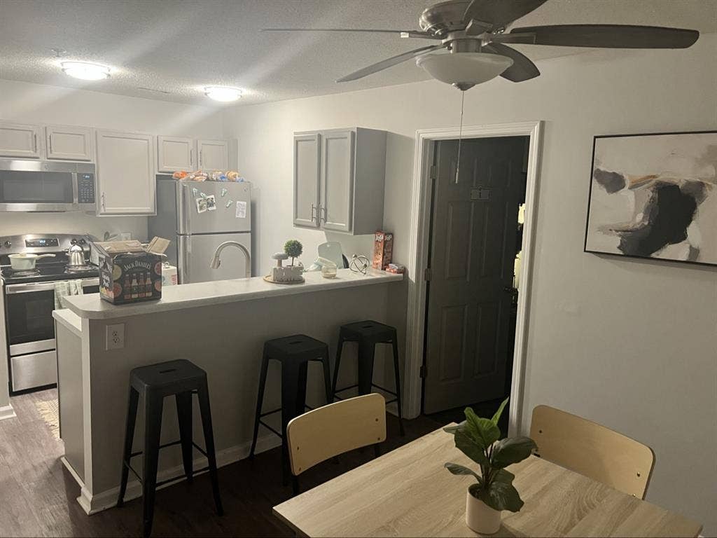 Sublease move in Aug maybe sooner