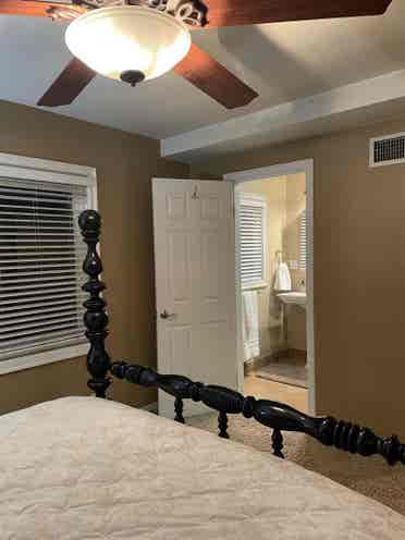 VERY CLEAN BEAUTIFUL ROOM FOR RENT