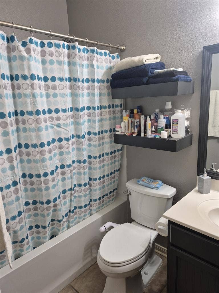 Furnished room in a nice 3 BR house