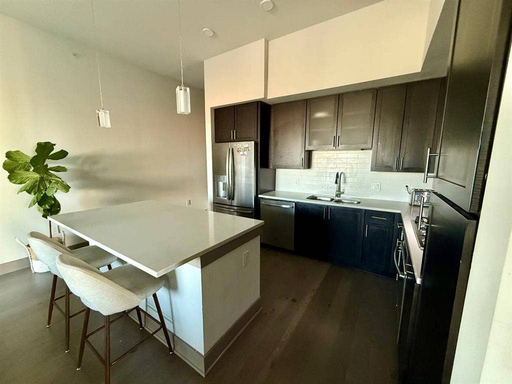Room - 2BD apt in Carlisle and Vine