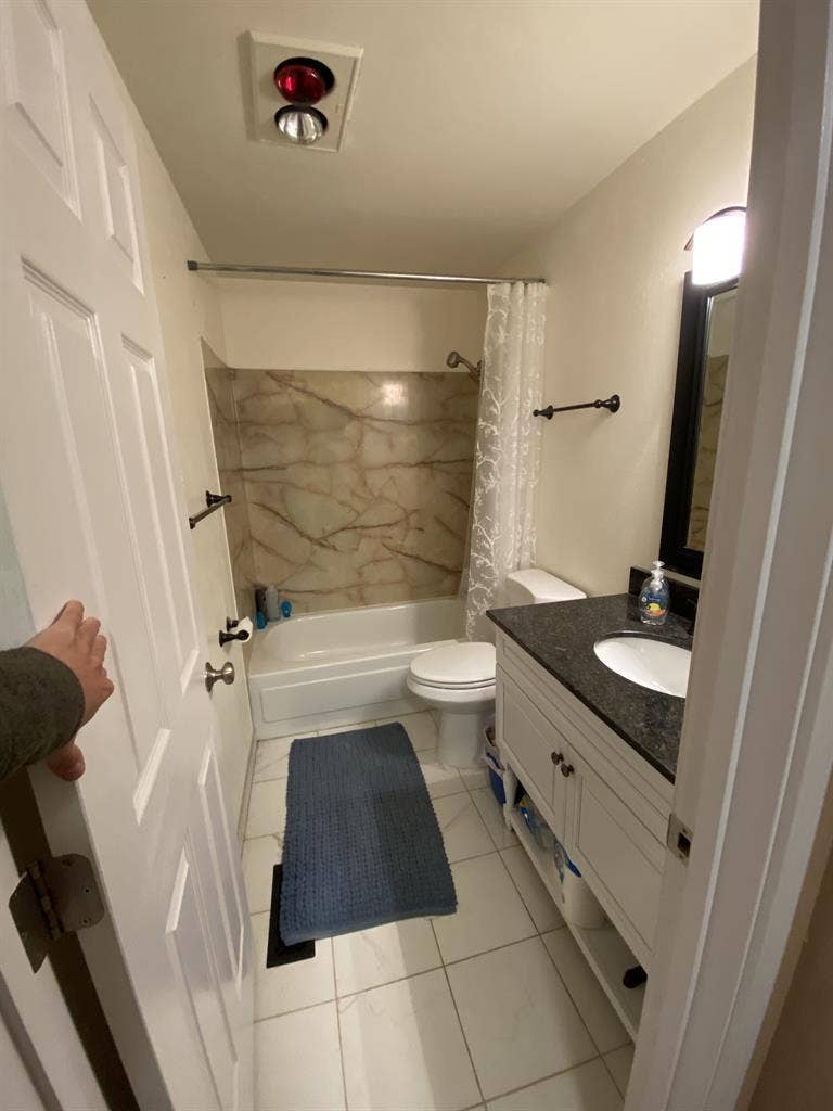 Kirkland renting bedroom w/garage