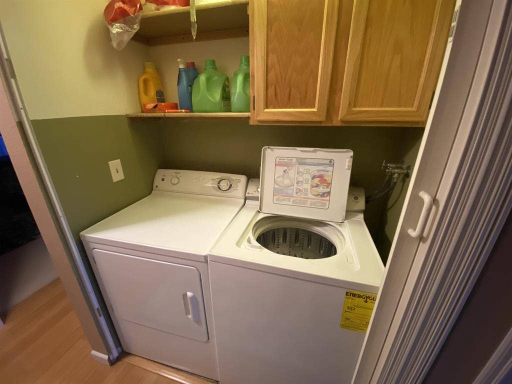 Kirkland renting bedroom w/garage