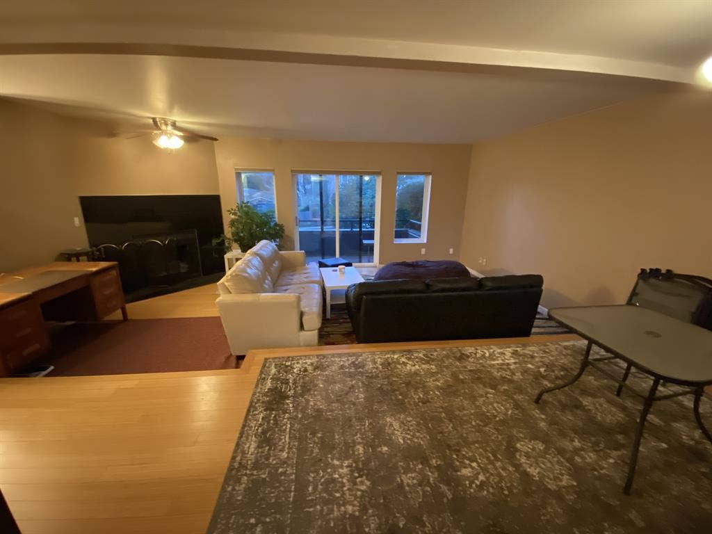 Kirkland renting bedroom w/garage