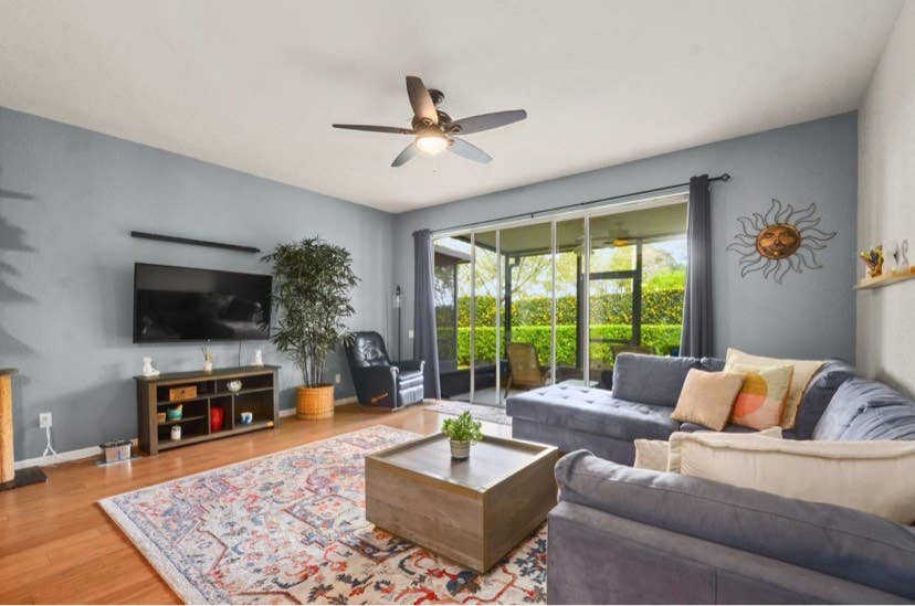 Private bed and bath in Sanford