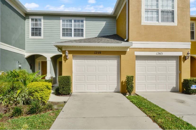 Private bed and bath in Sanford
