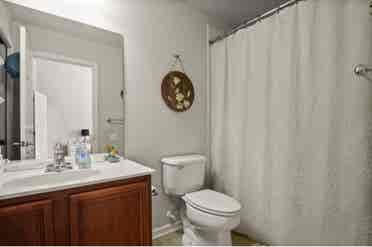 Private bed and bath in Sanford
