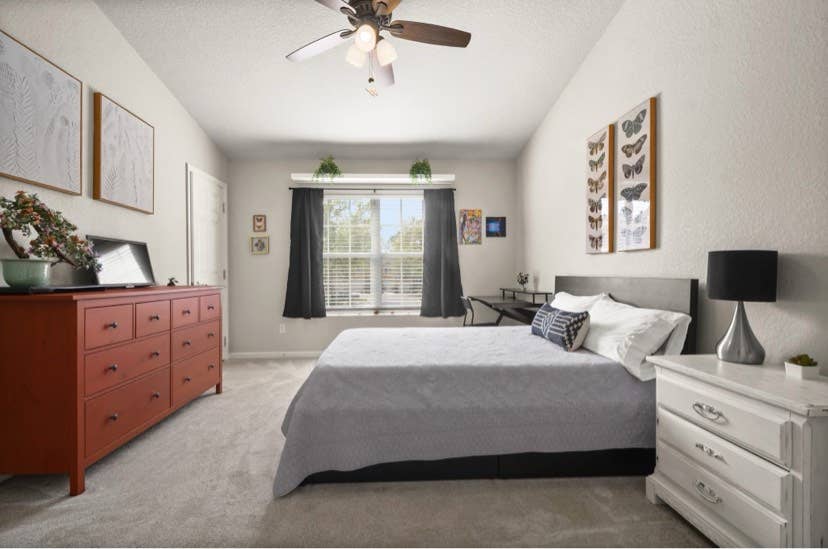 Private bed and bath in Sanford