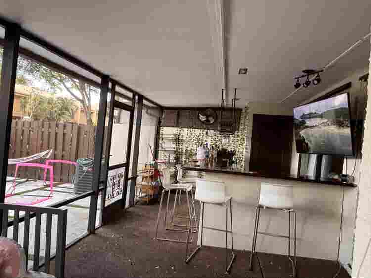 Gorgeous room for rent/ avail May 1
