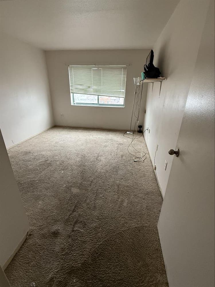 Unfurnished room for rent
