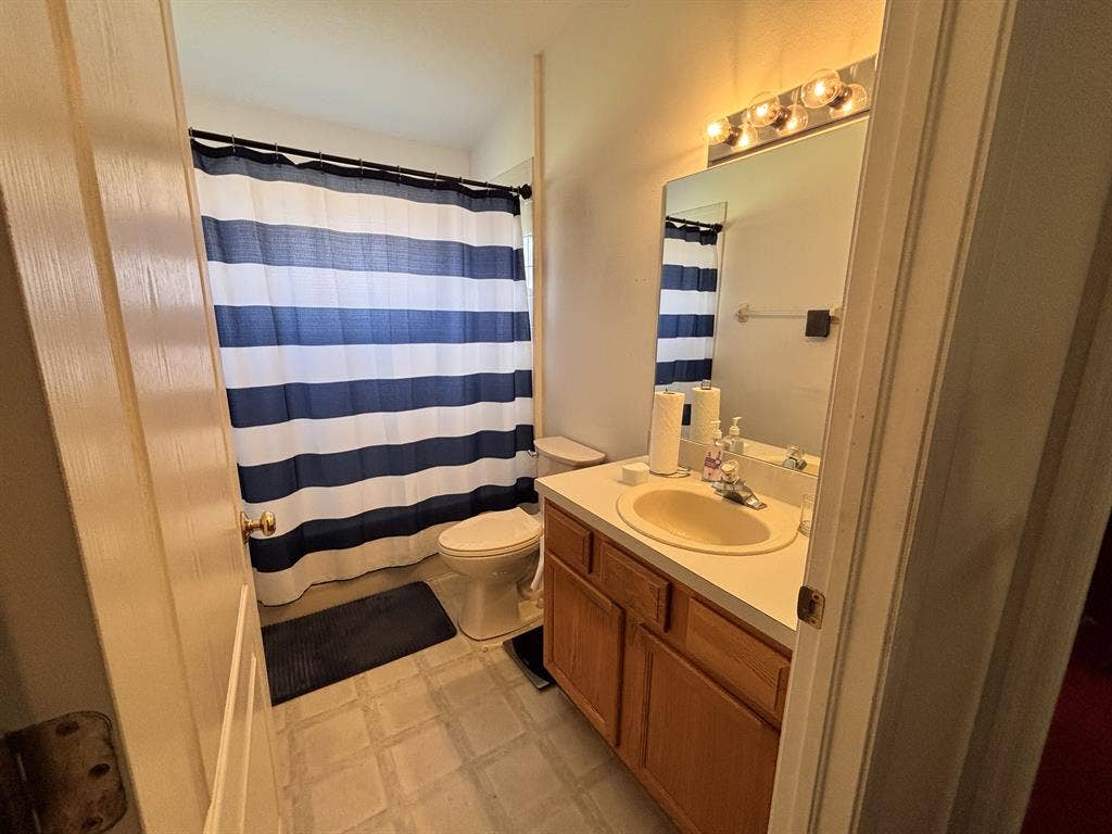 Furnished Room For Rent w/Utilities