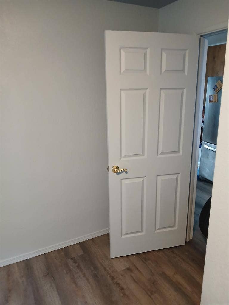 Looking for a roommate