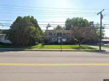 2 
bed/1 bath