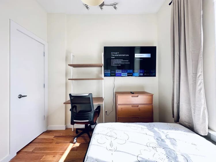 Bright Room in Prime Crown Heights