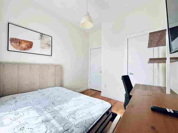 Bright Room in Prime Crown Heights