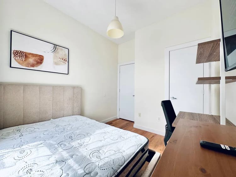 Bright Room in Prime Crown Heights