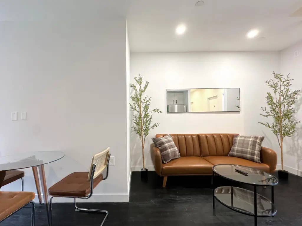 Big Bright Room Vanderbilt Ave