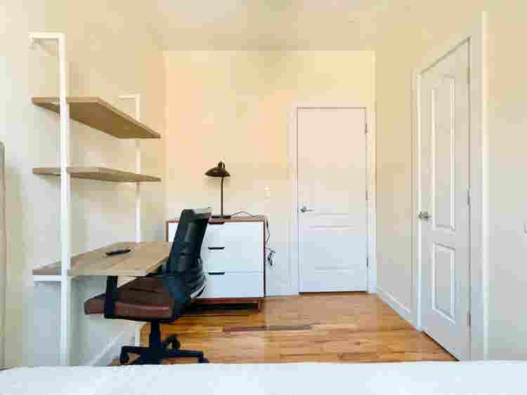 Cozy Room in Franklin Ave