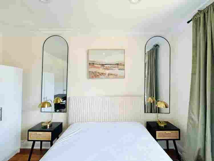 Spacious Room in Brooklyn Avenue