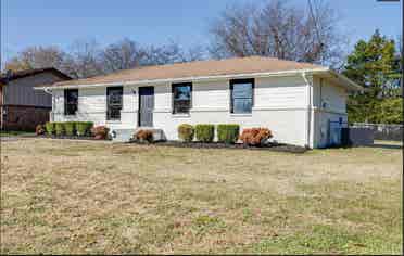 5 miles from Downtown Nashville!