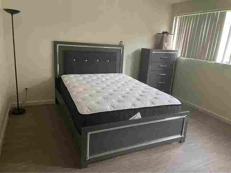 Private room for rent available