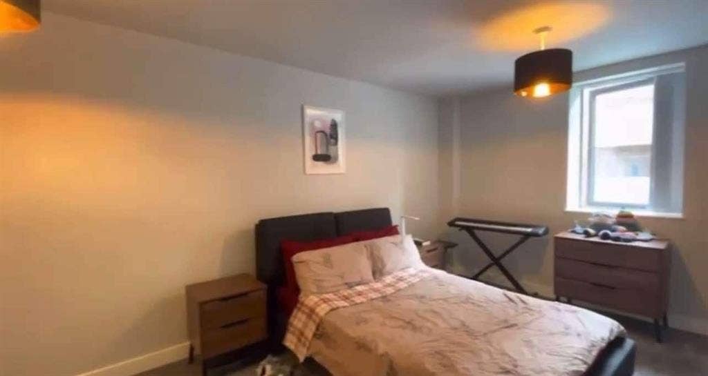 Double bedroom in excellent flat