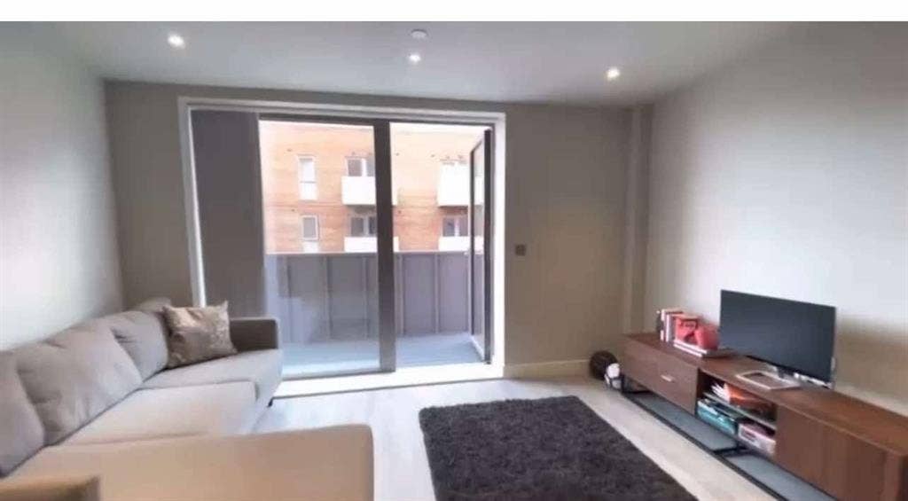 Double bedroom in excellent flat