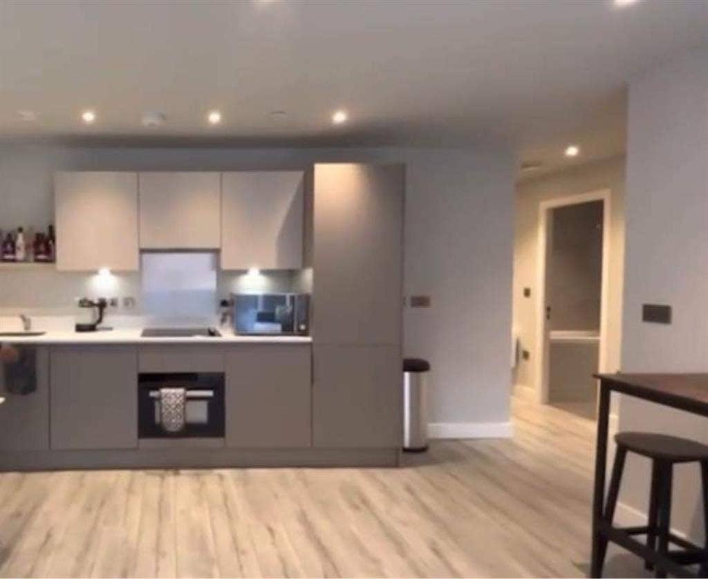 Double bedroom in excellent flat