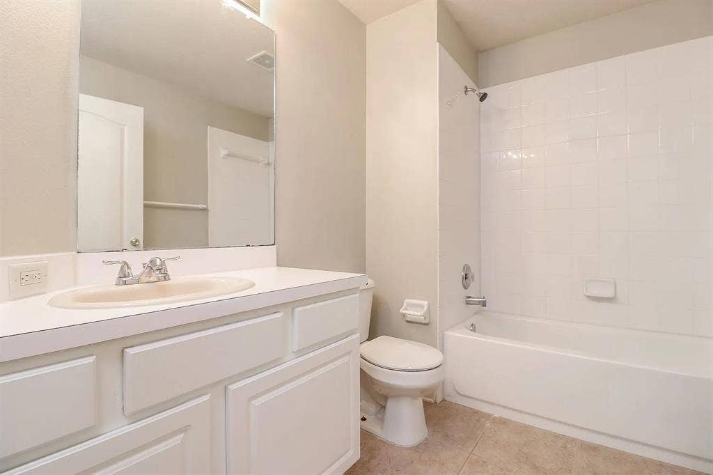 Private Room w/ Private Bath