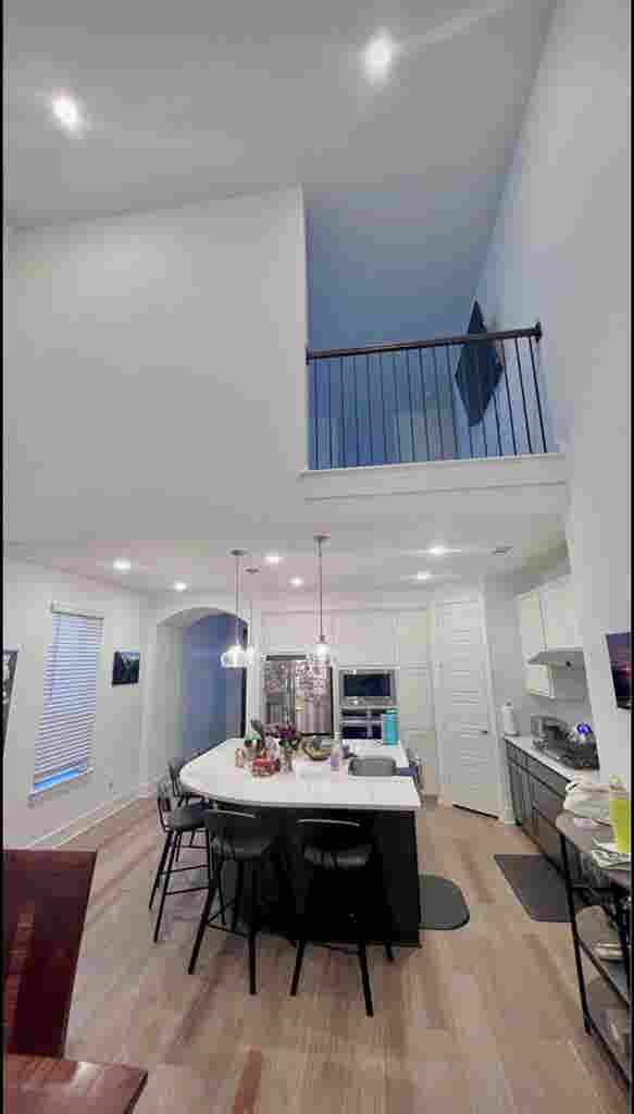 Private room available now!