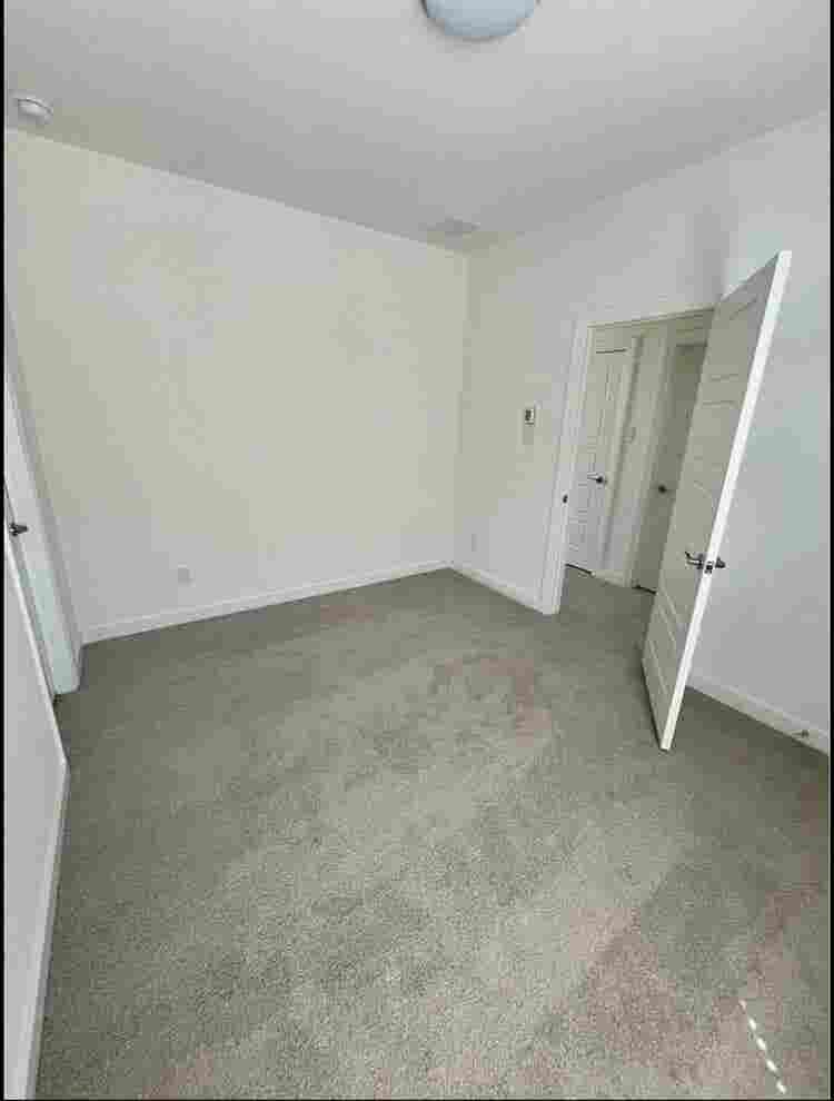 Private room available now!