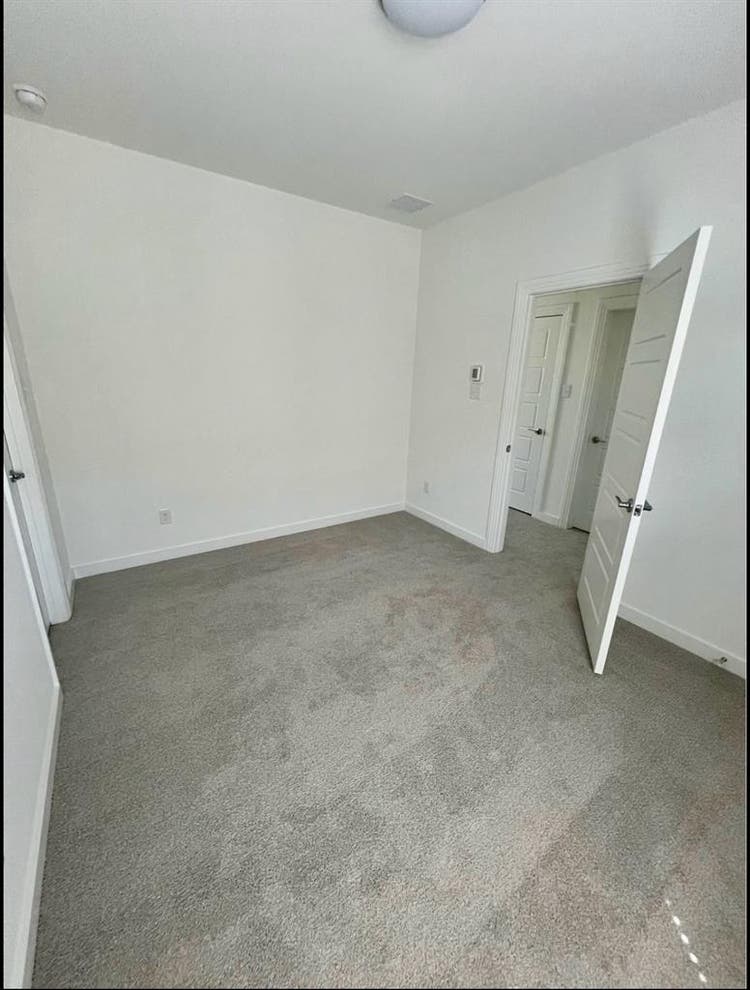 Private room available now!