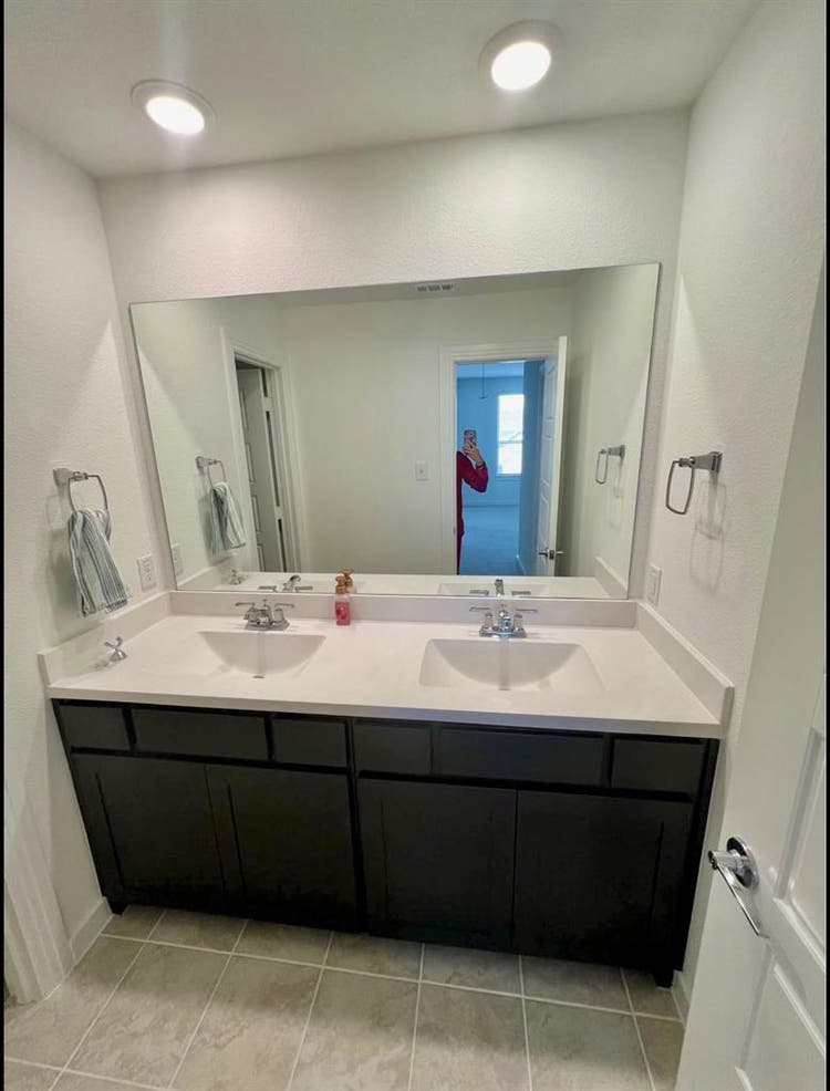 Private room available now!