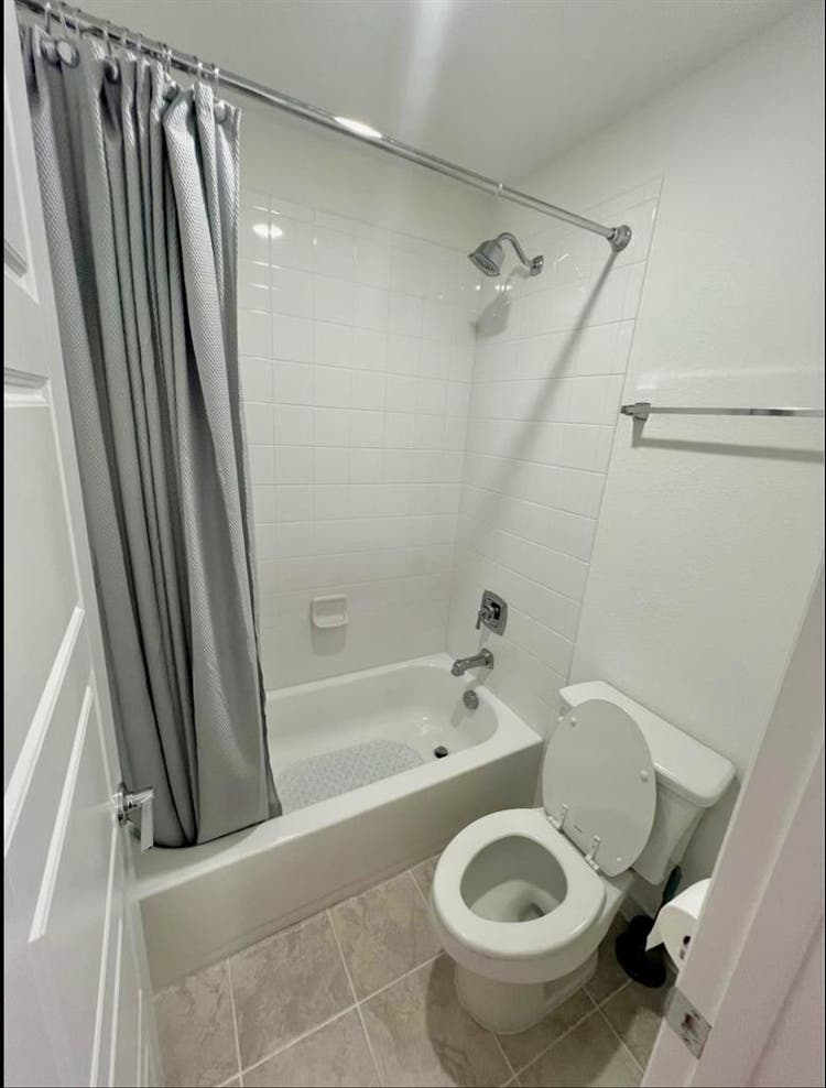 Private room available now!