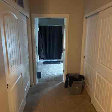 Looking for roommate
