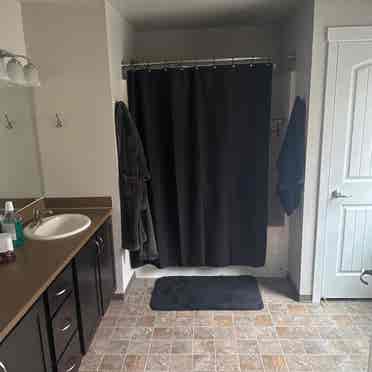 Looking for roommate