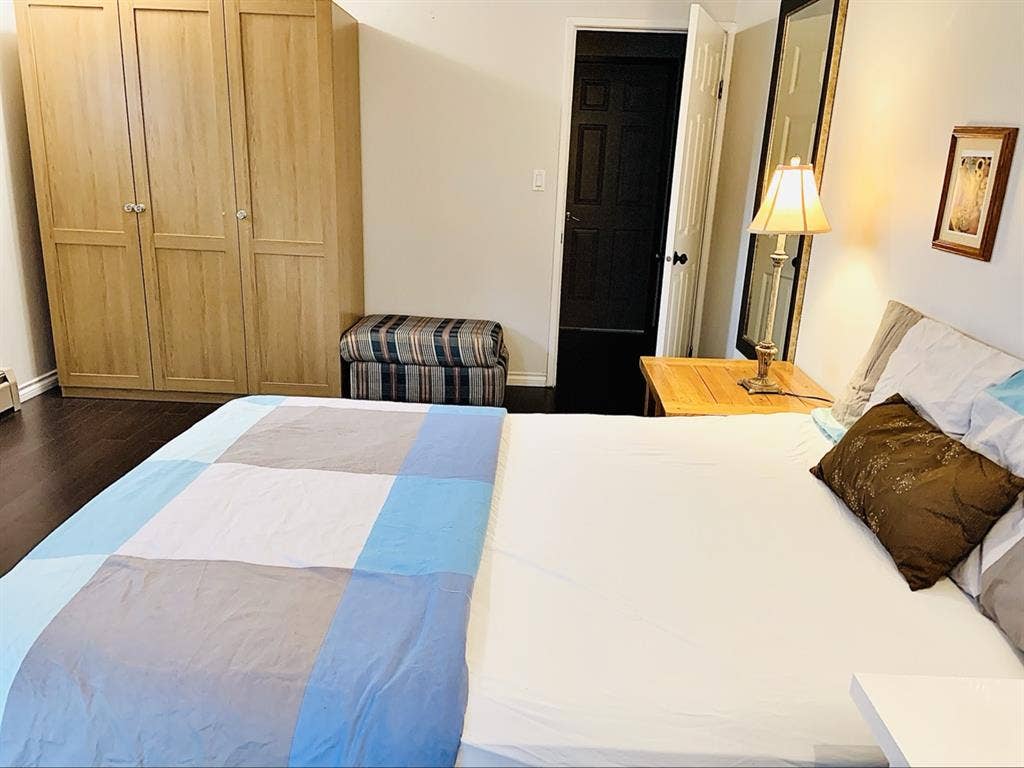 Private room for rent