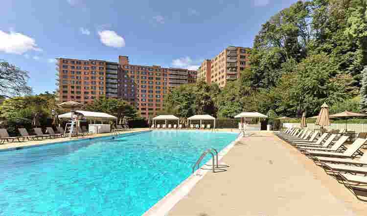 EX-LARGE STUDIO in Beautiful TOWERS