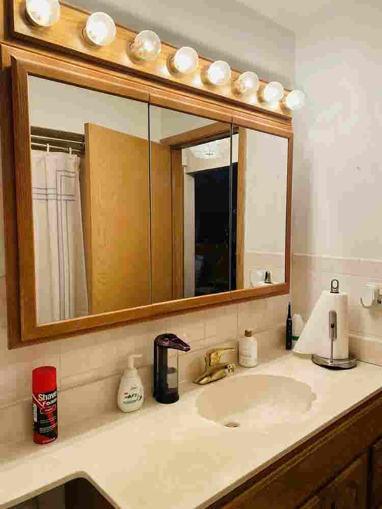 Full furnished bright room for rent