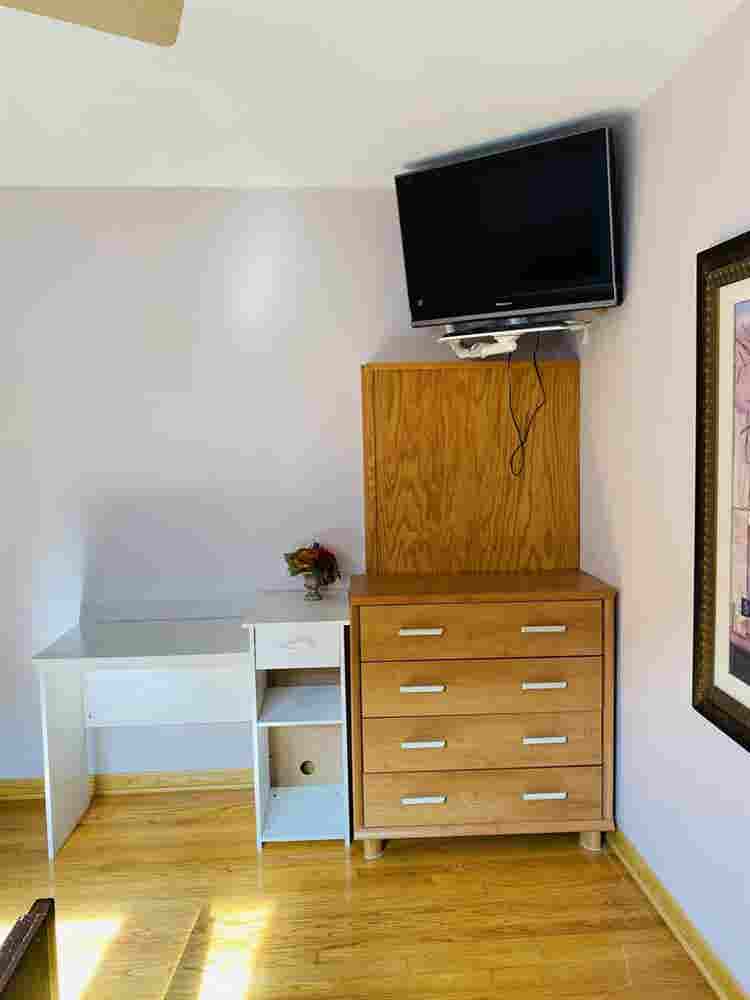 Full furnished bright room for rent
