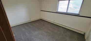 Looking for roomate now