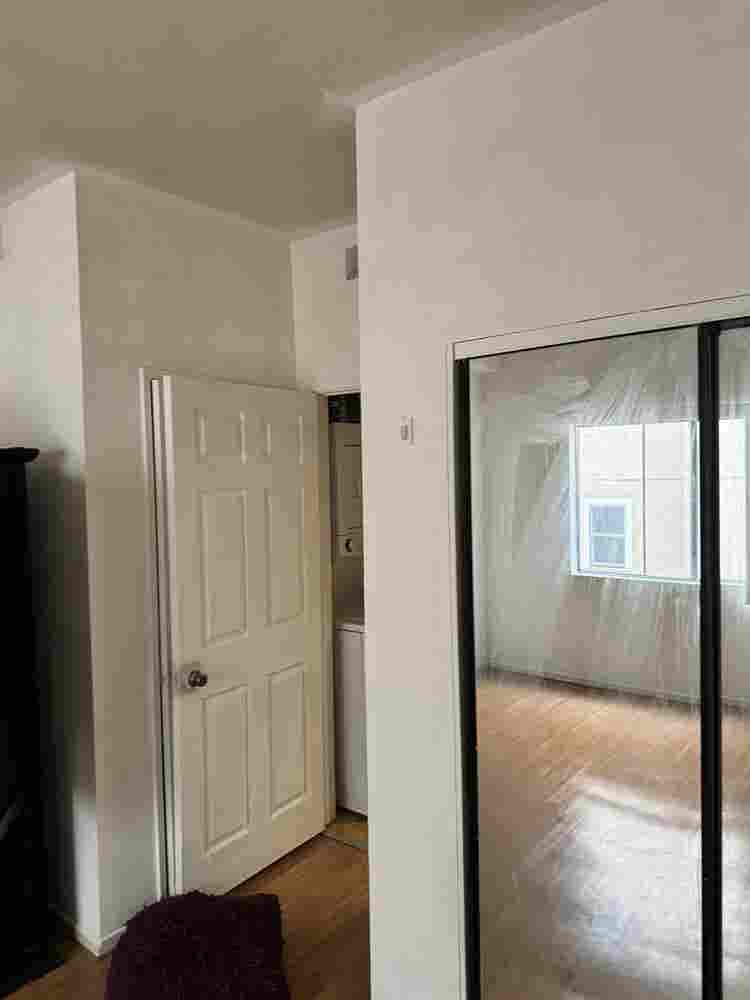 Room w private bathroom fr rent